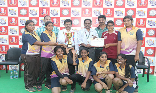 KLMT-2018 Throwball Women  Team 1st Place with Dignitareis.