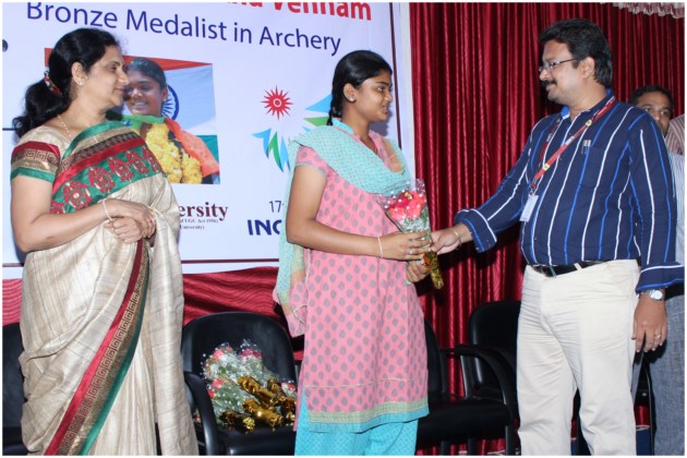 Felicitation to Miss Vennam Jyothi Surekha bronze medalist in 17th Asian games held in South Korea
