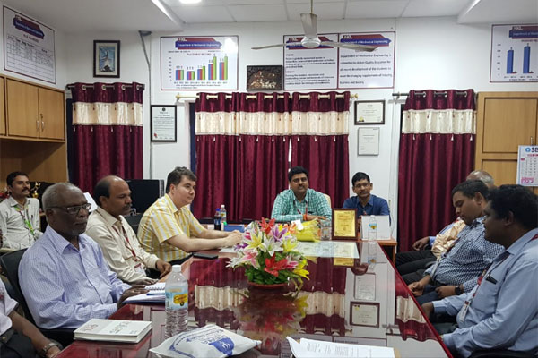 Guest Lecture by Dr. Roland Haas, Founder & CEO of QSO Technologies. Photo 01