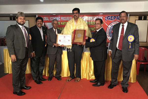 Dr. A. Srinath, Professor & HoD Mechanical Engineering, has received Dr. Abdul Kalam Gold Medal & Award Photo 01