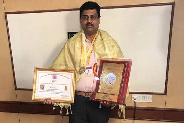 Dr. A. Srinath, Professor & HoD Mechanical Engineering, has received Dr. Abdul Kalam Gold Medal & Award Photo 03